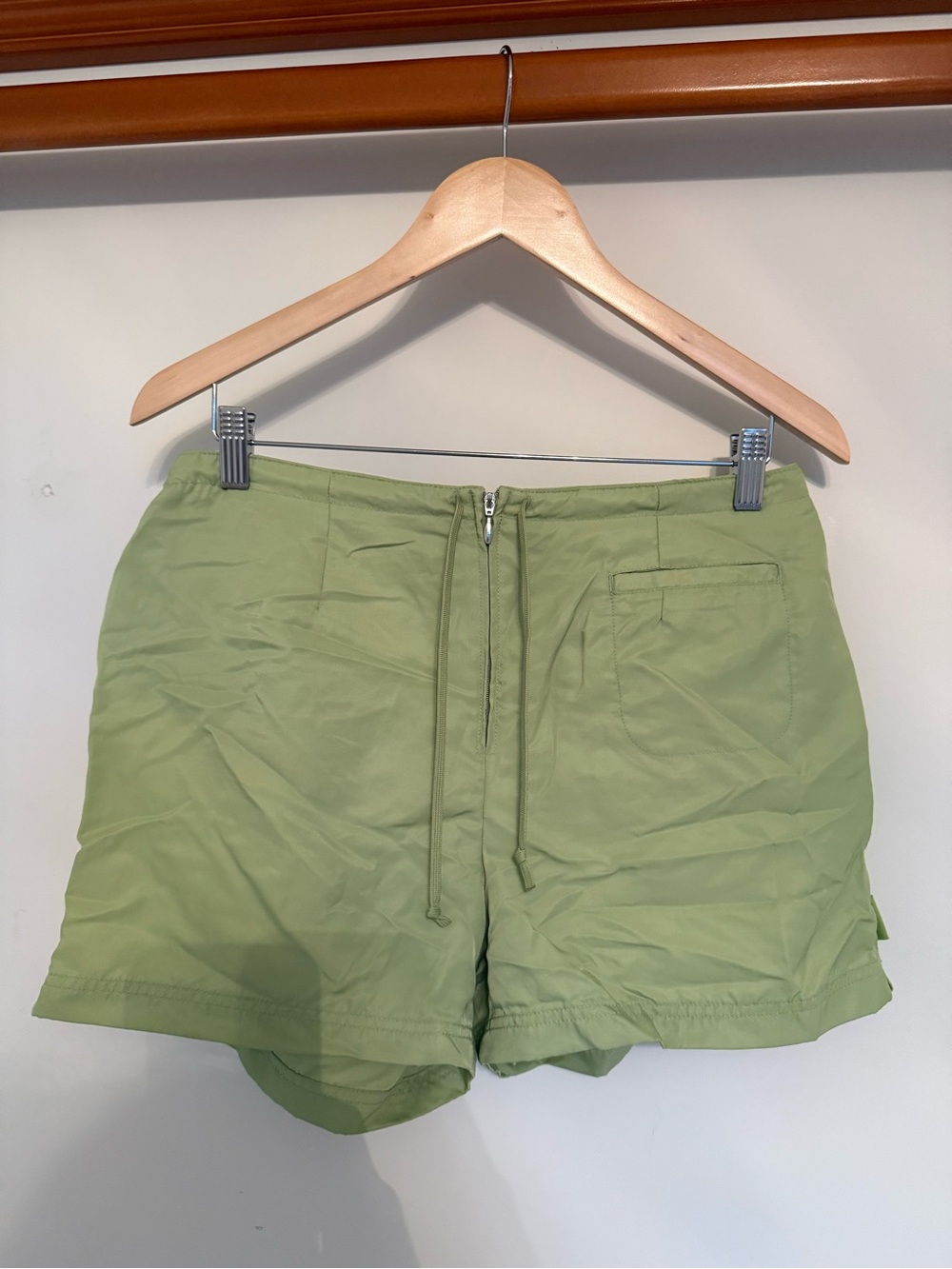Vintage/ Y2K - Green Nike Drawstring Women's Shorts 🩳